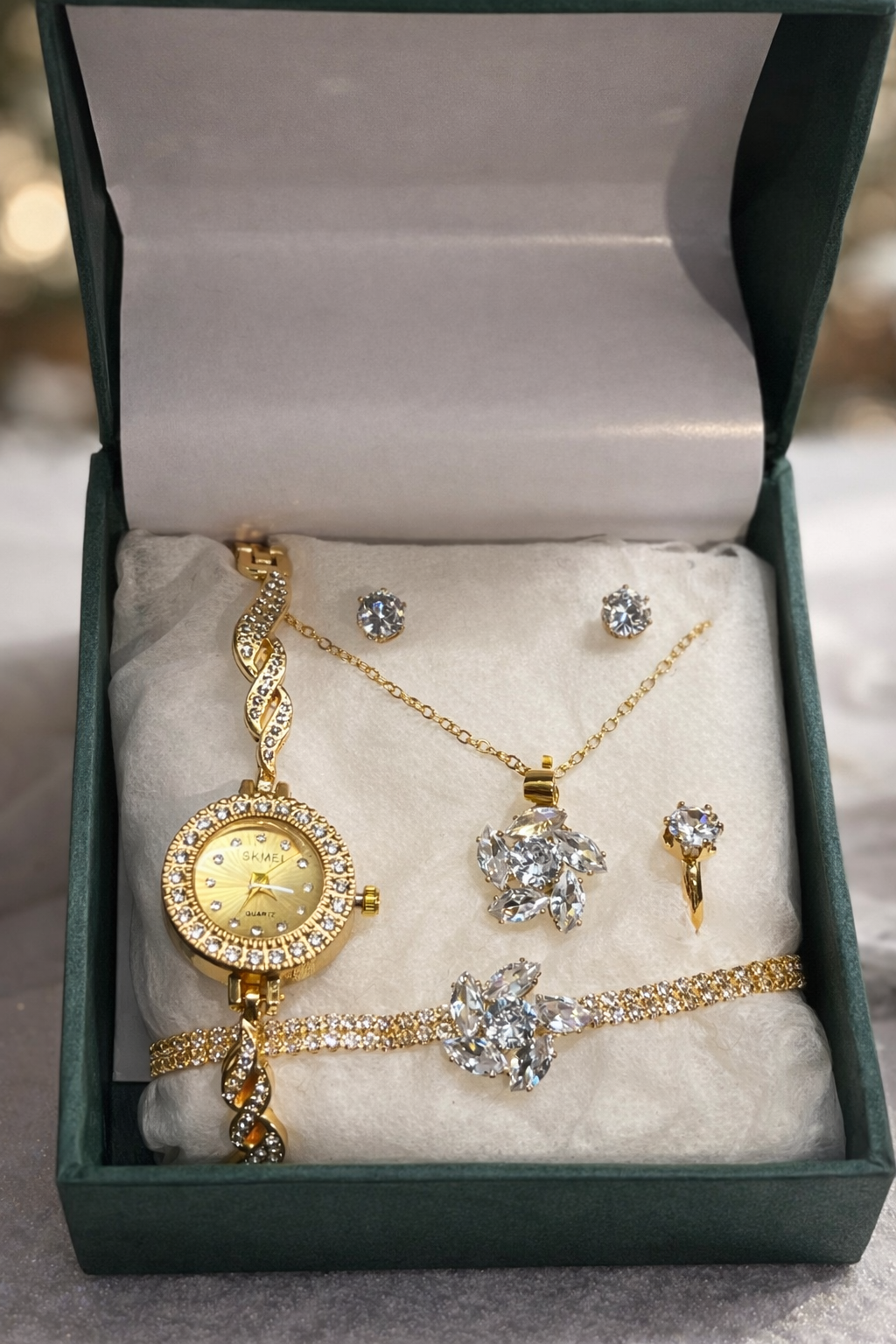 Luxury Women’s Watch & Jewelry Gift Set – 5 Pieces (Golden Edition)
